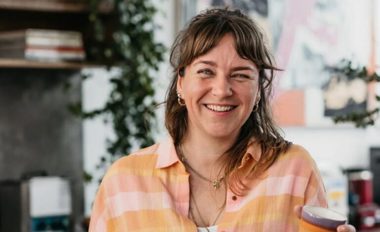 Goudsmid en creatief ondernemer Nadine Kieft in haar atelier